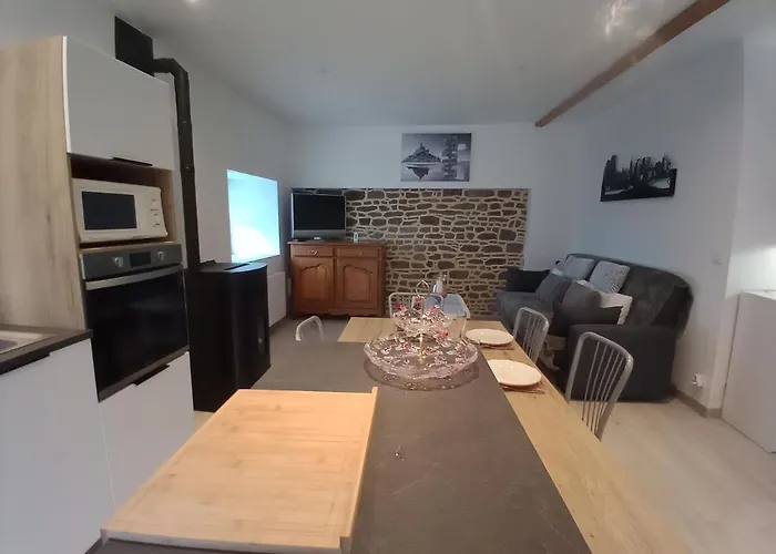 Le Moulin En Baie Du Mont St Michel